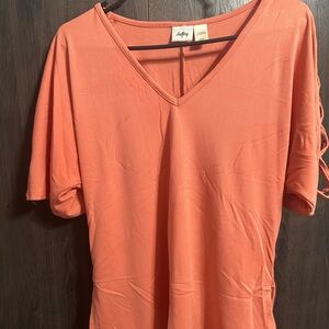 Justify Women's Orange V-Neck Top